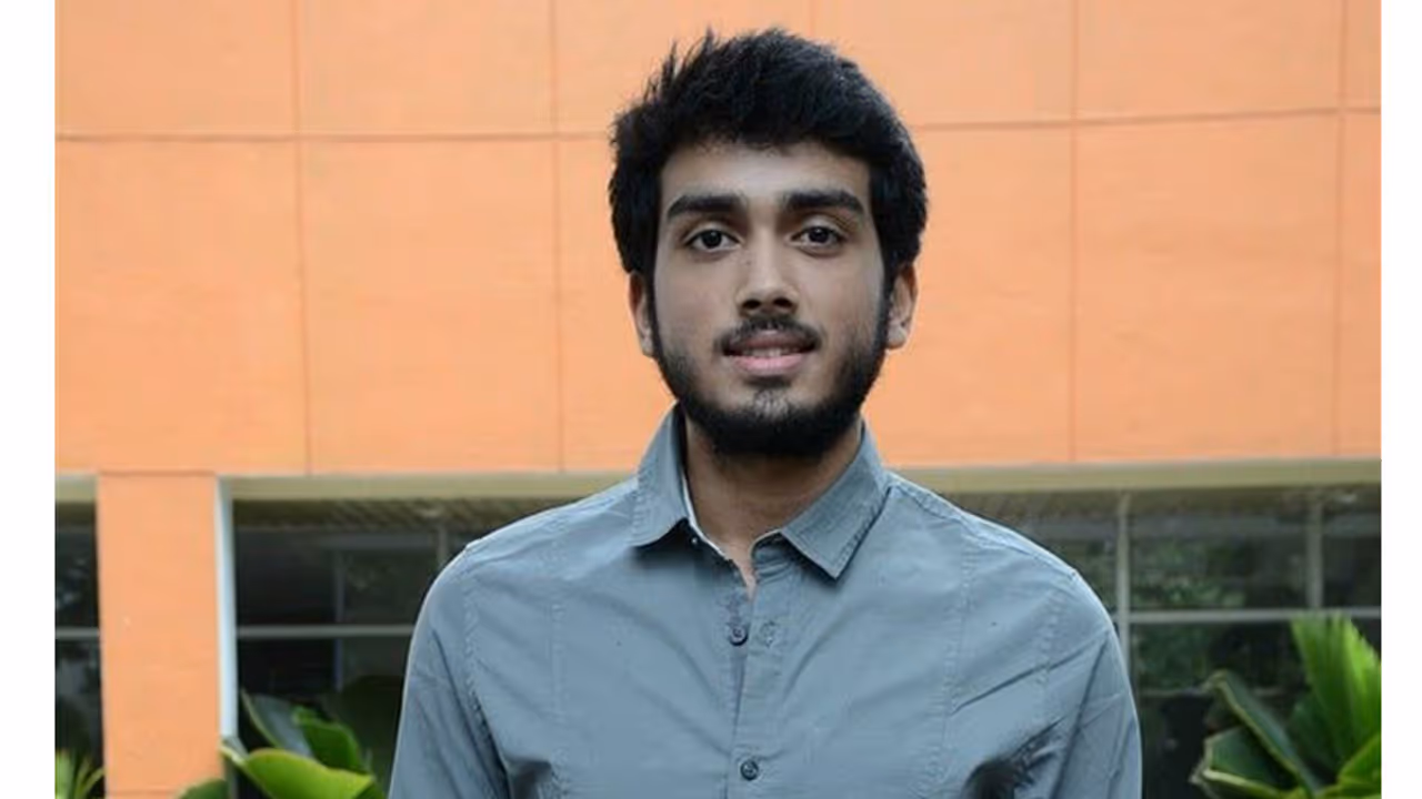 പൂമരത്തിലെ ആദ്യഗാനം എത്തി പൂമരത്തിലെ ആദ്യഗാനം എത്തി