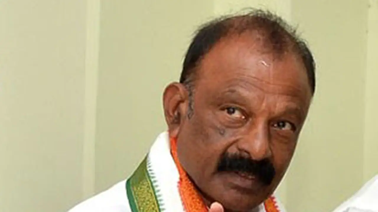 జగన్ పై దాడిపై కాంగ్రెస్ నాయకులు ఎవరెవరు ఏమన్నారంటే... జగన్ పై దాడిపై కాంగ్రెస్ నాయకులు ఎవరెవరు ఏమన్నారంటే...