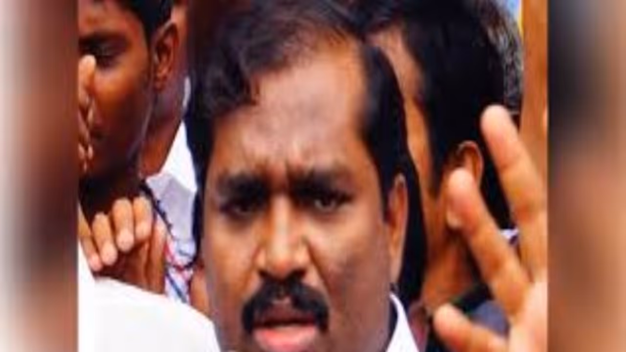 நீங்க ஹெலிக்காப்டரில் வந்தாலும் சும்மாவிட விடமாட்டோம்… என்ன செய்வோம் தெரியுமா ? அதிரடி வேல் முருகன்…. நீங்க ஹெலிக்காப்டரில் வந்தாலும் சும்மாவிட விடமாட்டோம்… என்ன செய்வோம் தெரியுமா ? அதிரடி வேல் முருகன்….