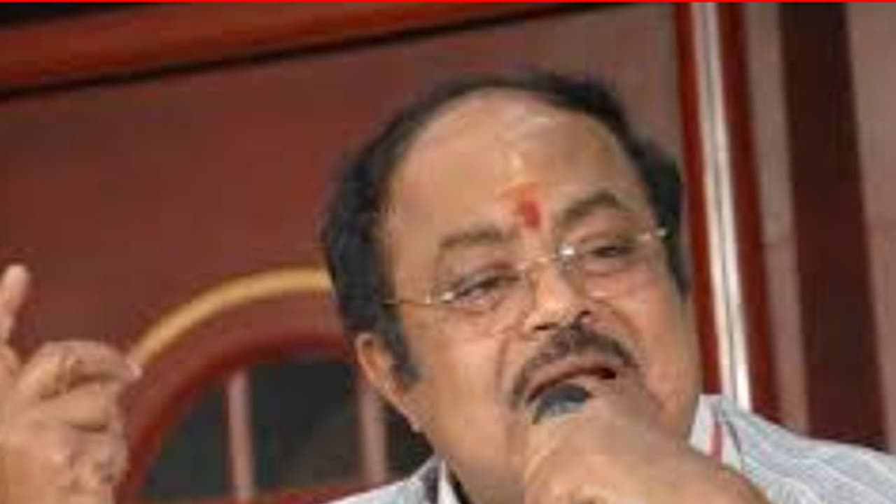 ಒಂದೇ ಚಿತ್ರದಲ್ಲಿ ಅಪ್ಪ, ಮಗ, ಮೊಮ್ಮಗ! ಒಂದೇ ಚಿತ್ರದಲ್ಲಿ ಅಪ್ಪ, ಮಗ, ಮೊಮ್ಮಗ!