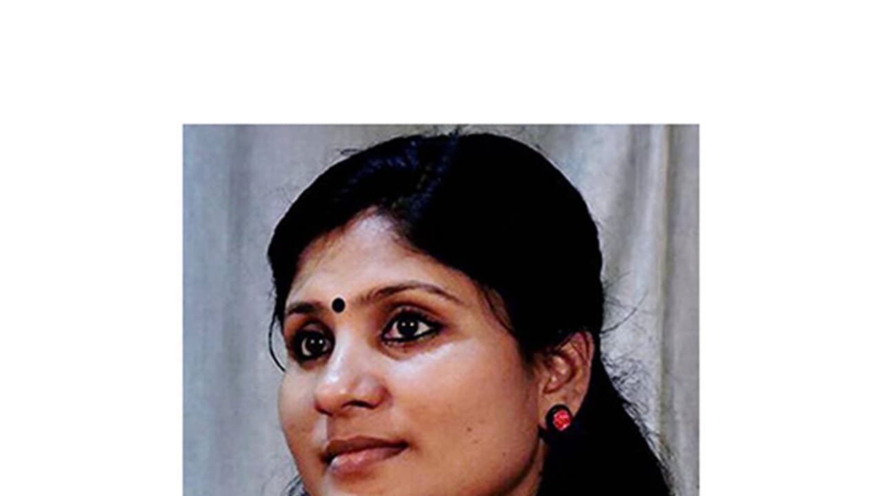 വളര്ന്നു വരുന്ന കുഞ്ഞുങ്ങളെക്കുറിച്ചോര്ത്ത് എനിക്ക് ഭയം തോന്നുന്നു: ദീപാ നിശാന്ത് വളര്ന്നു വരുന്ന കുഞ്ഞുങ്ങളെക്കുറിച്ചോര്ത്ത് എനിക്ക് ഭയം തോന്നുന്നു: ദീപാ നിശാന്ത്