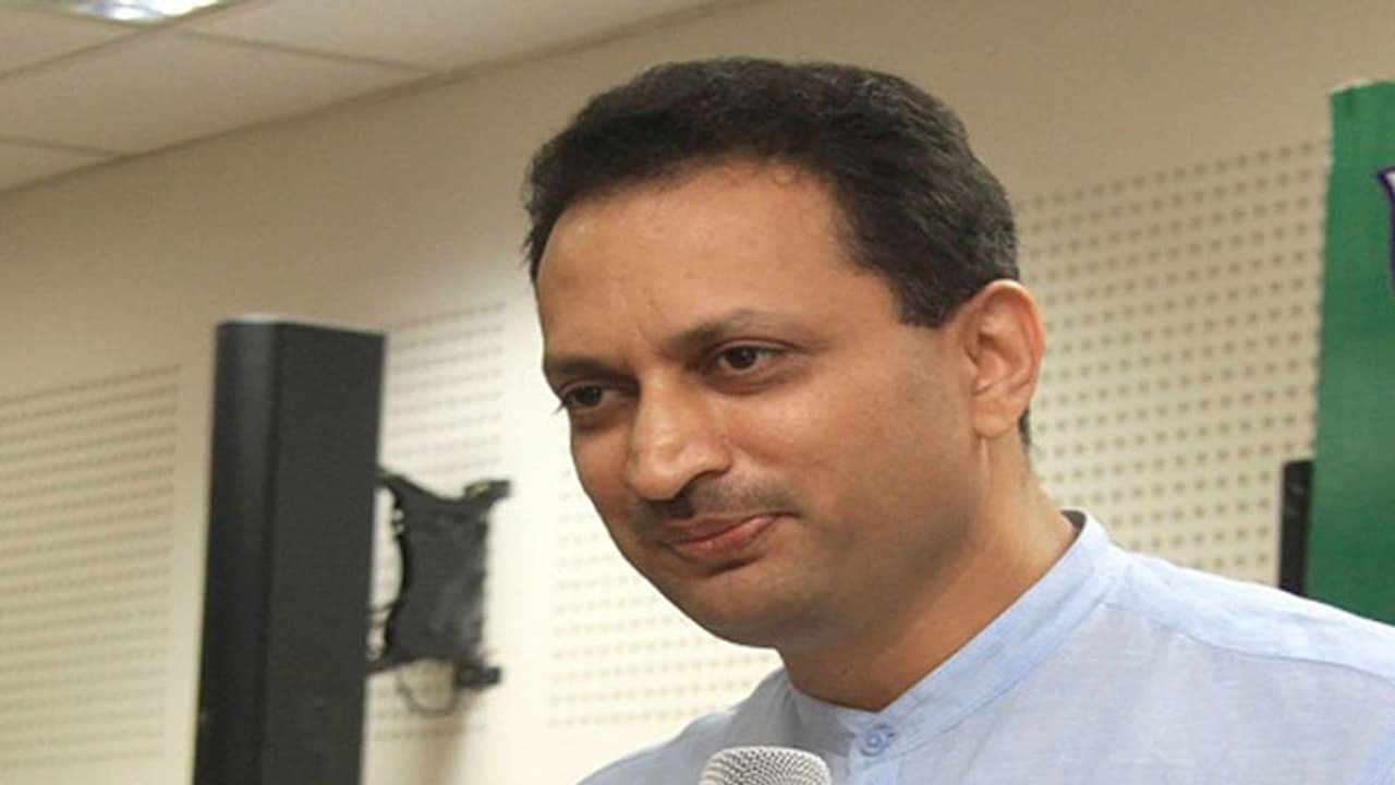 ‘ಹಿಂದು ಹುಡುಗಿ ಮೈ ಮುಟ್ಟಿದ ಕೈ ಇರಬಾರದು' ‘ಹಿಂದು ಹುಡುಗಿ ಮೈ ಮುಟ್ಟಿದ ಕೈ ಇರಬಾರದು'