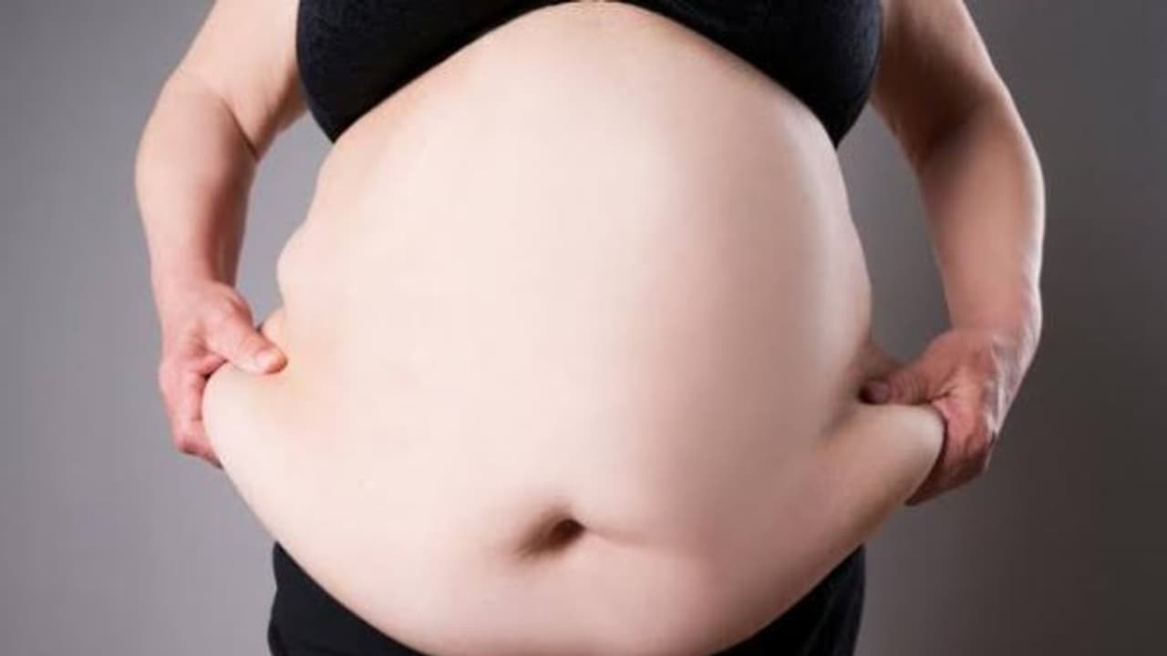 தொப்பையைக் குறைக்க இந்த பானங்களில் ஏதேனும் ஒன்றைக் குடித்தாலே போதும்…