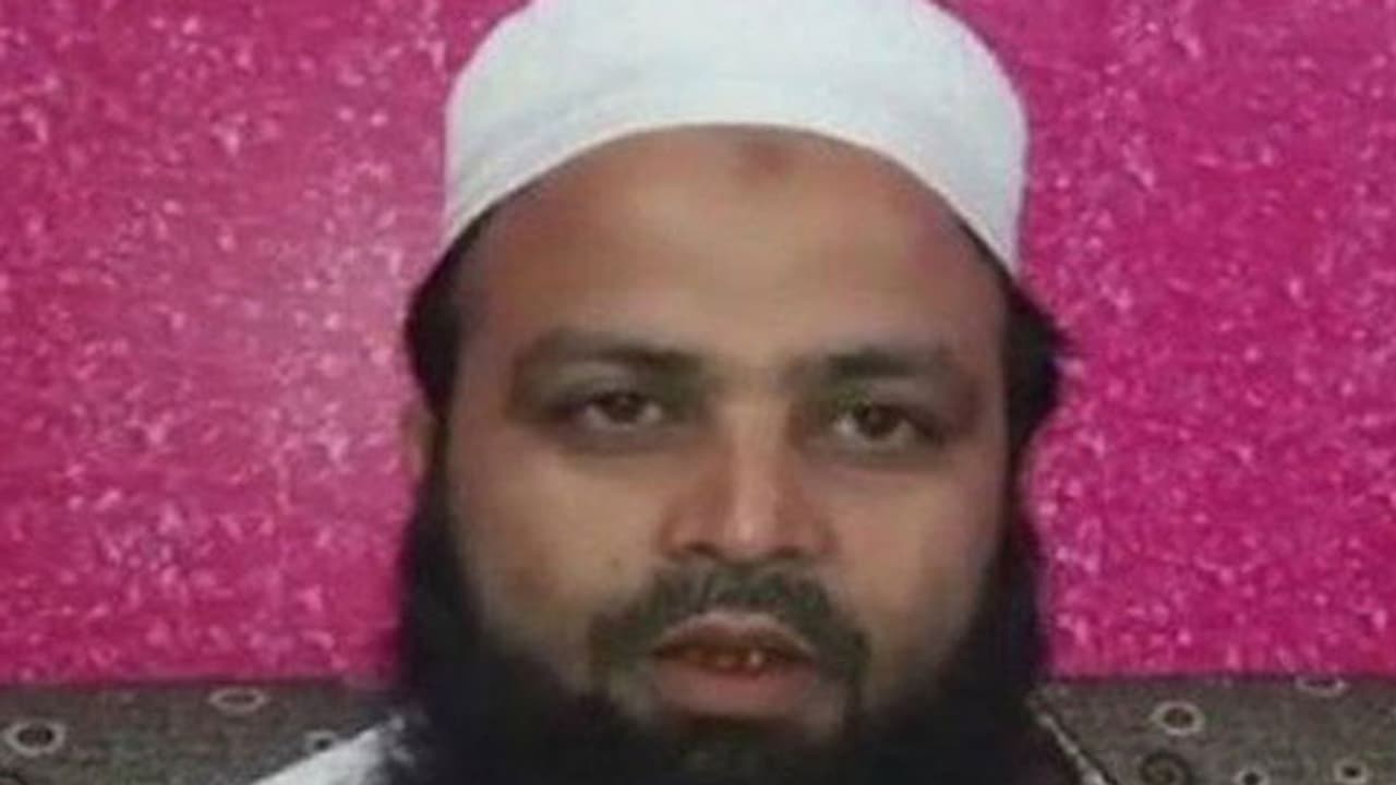 മുസ്ലിം സ്ത്രീകൾ പുരികം, മുടി വെട്ടുന്നത് വിലക്കി ഫത്വ മുസ്ലിം സ്ത്രീകൾ പുരികം, മുടി വെട്ടുന്നത് വിലക്കി ഫത്വ