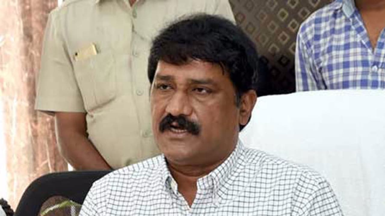 వైసిపికి కౌంట్ డౌన్ షురూ... 50 60 ఎమ్మెల్యేలు బయటకురావడం పక్కా..: గంటా శ్రీనివాసరావు వైసిపికి కౌంట్ డౌన్ షురూ... 50 60 ఎమ్మెల్యేలు బయటకురావడం పక్కా..: గంటా శ్రీనివాసరావు