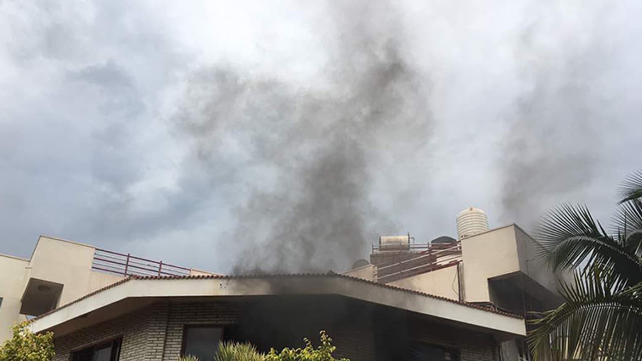 ಖೇಣಿ ಮನೆಯಲ್ಲಿ ಶಾರ್ಟ್ ಸರ್ಕ್ಯೂಟ್ ಉದ್ದೇಶಪೂರ್ವಕ ಕುತಂತ್ರ ಖೇಣಿ ಮನೆಯಲ್ಲಿ ಶಾರ್ಟ್ ಸರ್ಕ್ಯೂಟ್ ಉದ್ದೇಶಪೂರ್ವಕ ಕುತಂತ್ರ