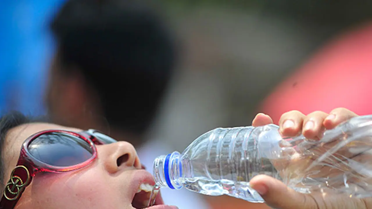 Selling bottled water above MRP? You could now go to jail