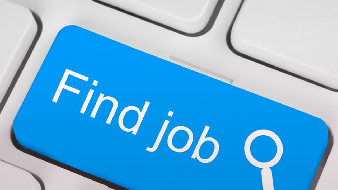 Demonetisation: Job hunt will be difficult in 2017 Demonetisation: Job hunt will be difficult in 2017