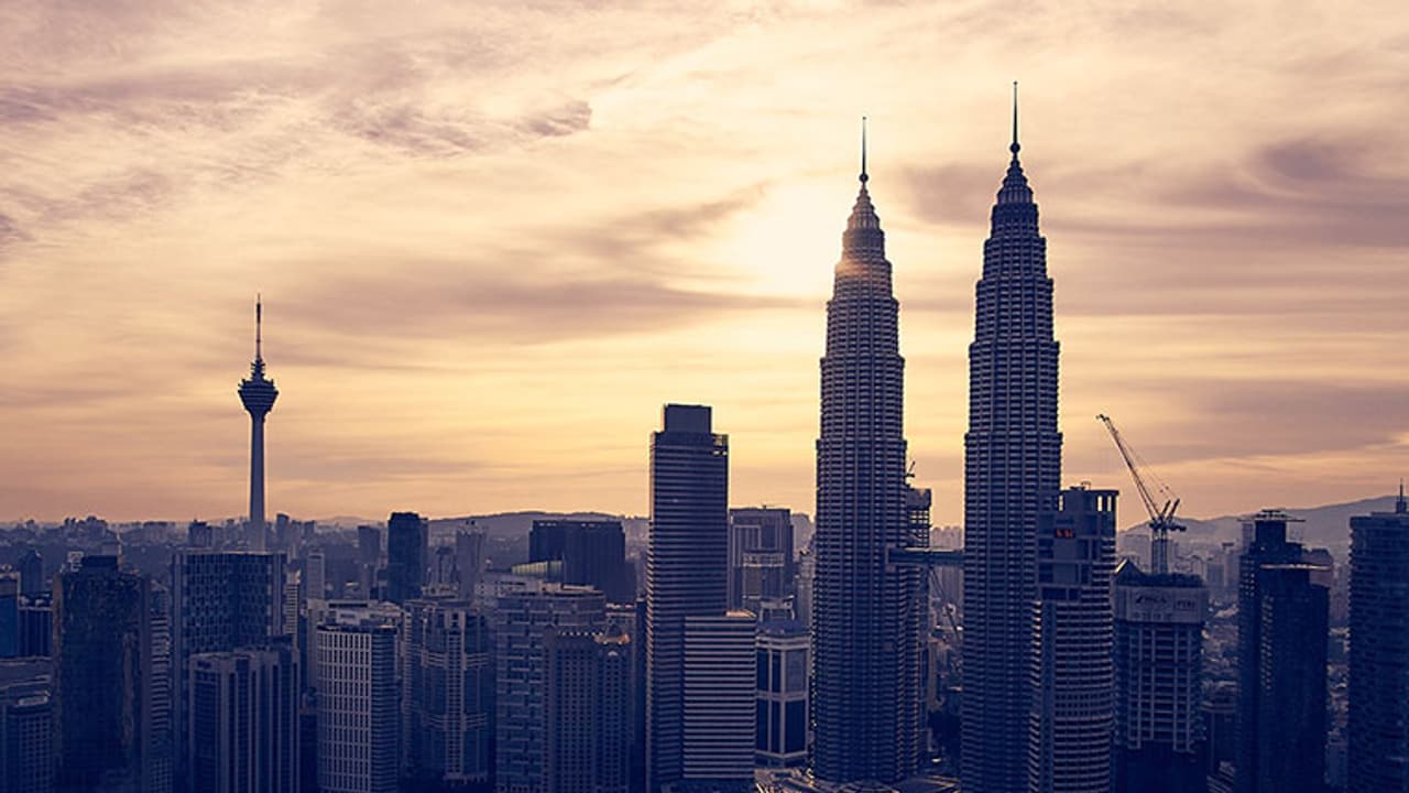 നിങ്ങള് കാണാന് കൊതിച്ച ആ നാടുകളിലേക്ക് തുച്ഛമായ ചിലവില് പറക്കാന് ഒരു സുവര്ണ്ണാവസരം നിങ്ങള് കാണാന് കൊതിച്ച ആ നാടുകളിലേക്ക് തുച്ഛമായ ചിലവില് പറക്കാന് ഒരു സുവര്ണ്ണാവസരം