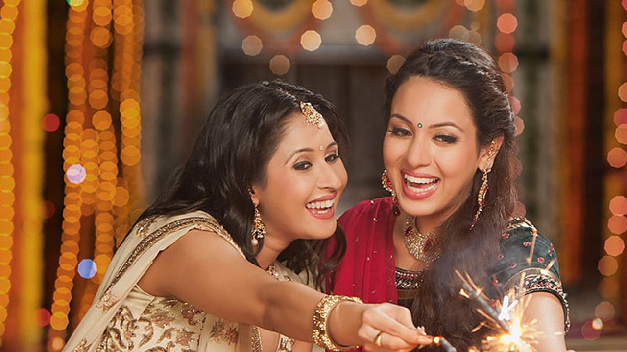 தீபாவாளி பண்டிகையை கொண்டாடுவதற்கான விதிமுறைகள் என்ன? தமிழ்நாடு பொதுசுகாதாரத் துறை அறிவிப்பு…! தீபாவாளி பண்டிகையை கொண்டாடுவதற்கான விதிமுறைகள் என்ன? தமிழ்நாடு பொதுசுகாதாரத் துறை அறிவிப்பு…!