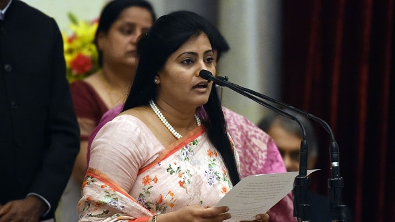 కేంద్ర మంత్రికి తప్పని వేధింపులు : ముగ్గురు యువకుల అరెస్ట్