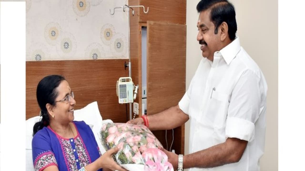 அரசு மருத்துவமணை ட்ரீட்மெண்ட், அப்செட் தலைமை செயலர்: கிரிஜா மேடத்துட்ட காசிருக்குது, அன்னாடம் காய்ச்சிங்க என்ன பண்ணுவாங்க? அரசு மருத்துவமணை ட்ரீட்மெண்ட், அப்செட் தலைமை செயலர்: கிரிஜா மேடத்துட்ட காசிருக்குது, அன்னாடம் காய்ச்சிங்க என்ன பண்ணுவாங்க?