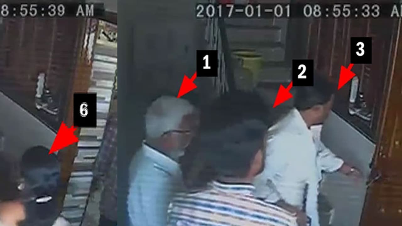 ಬಿಜೆಪಿ ಶಾಸಕ ರಾಜು ಕಾಗೆ ಬೆಂಬಲಿಗರಿಂದ ಗೂಂಡಾಗಿರಿ ಕೇಸ್: ನಾಲ್ವರನ್ನು ಬಂಧಿಸಿದ ಪೊಲೀಸರು! ಬಿಜೆಪಿ ಶಾಸಕ ರಾಜು ಕಾಗೆ ಬೆಂಬಲಿಗರಿಂದ ಗೂಂಡಾಗಿರಿ ಕೇಸ್: ನಾಲ್ವರನ್ನು ಬಂಧಿಸಿದ ಪೊಲೀಸರು!