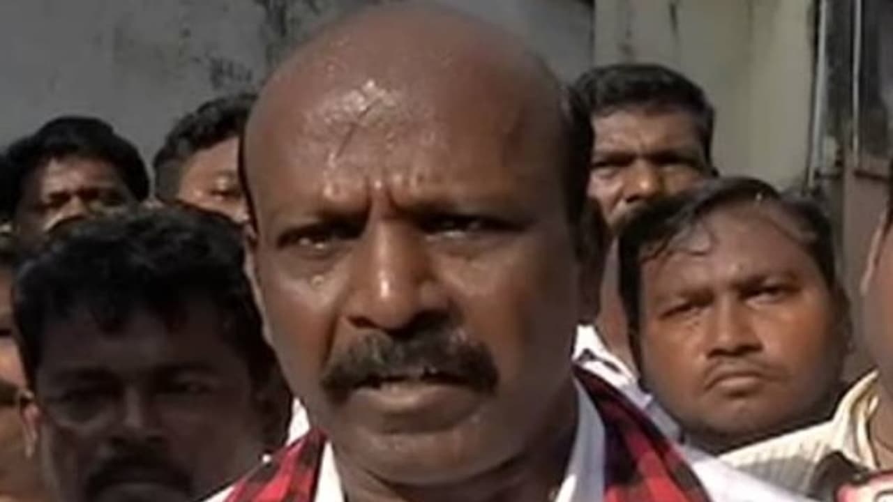 மத்திய பாஐக அரசு தமிழகத்தை வஞ்சிக்கிறது.. திமுக சார்பில் பொதுமக்களுக்கு கபசுர குடிநீர்.. மா.சு அதிரடி. மத்திய பாஐக அரசு தமிழகத்தை வஞ்சிக்கிறது.. திமுக சார்பில் பொதுமக்களுக்கு கபசுர குடிநீர்.. மா.சு அதிரடி.