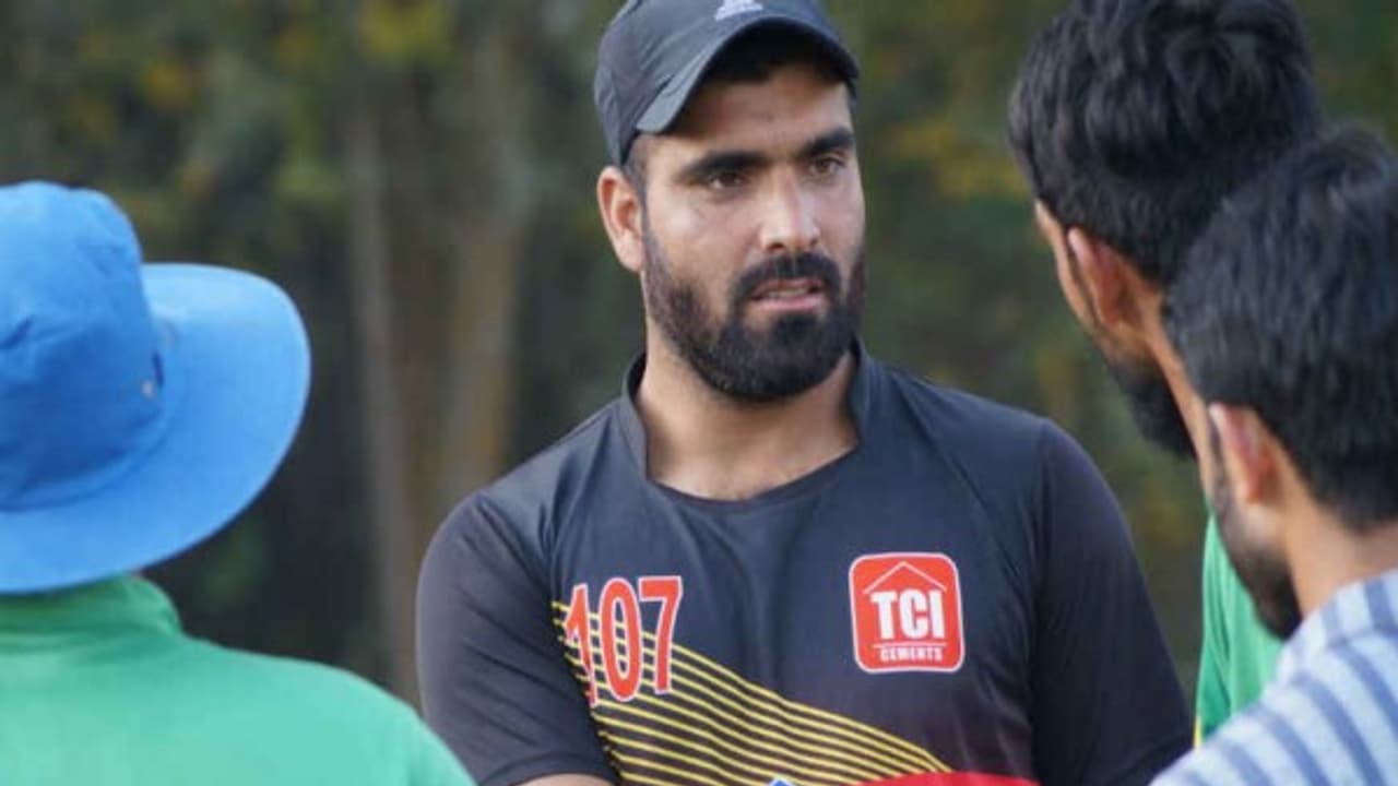 படிப்பை பாதியில விட்டுட்டேன்! இப்ப ஐ.பி.எல். அணியில் செலக்ட் ஆகிட்டேன்! செக்யூரிட்டியா வேலை பார்த்த இளைஞர் பூரிப்பு! படிப்பை பாதியில விட்டுட்டேன்! இப்ப ஐ.பி.எல். அணியில் செலக்ட் ஆகிட்டேன்! செக்யூரிட்டியா வேலை பார்த்த இளைஞர் பூரிப்பு!