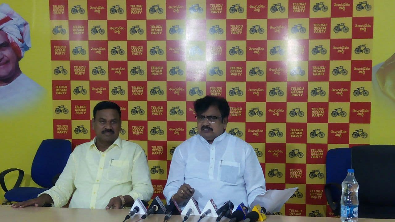 కాలకేయుడిలా జగన్... సుప్రీంకోర్టు న్యాయమూర్తులే ఆశ్చర్యపోయేలా...: వర్ల రామయ్య కాలకేయుడిలా జగన్... సుప్రీంకోర్టు న్యాయమూర్తులే ఆశ్చర్యపోయేలా...: వర్ల రామయ్య