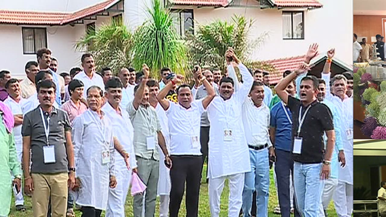 ರೆಸಾರ್ಟ್'ನಲ್ಲಿದ್ದ ಒಬ್ಬ ಶಾಸಕ ಬಿಜೆಪಿಗೆ ಮತ : ಯಾರು ಗೊತ್ತೆ ? ರೆಸಾರ್ಟ್'ನಲ್ಲಿದ್ದ ಒಬ್ಬ ಶಾಸಕ ಬಿಜೆಪಿಗೆ ಮತ : ಯಾರು ಗೊತ್ತೆ ?