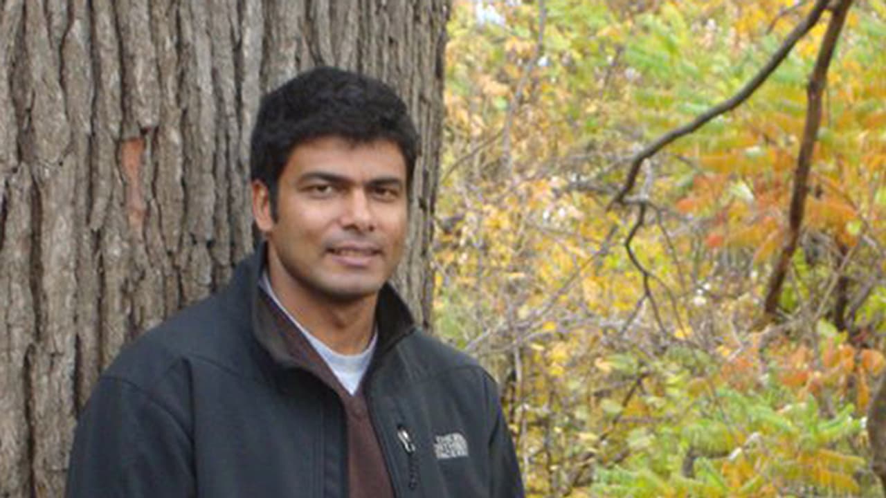 ರಾಹುಲ್ ಭೇಟಿ ಮಾಡಿದ ಪುಟ್ಟಣ್ಣಯ್ಯ ಪುತ್ರ ದರ್ಶನ್ ರಾಹುಲ್ ಭೇಟಿ ಮಾಡಿದ ಪುಟ್ಟಣ್ಣಯ್ಯ ಪುತ್ರ ದರ್ಶನ್