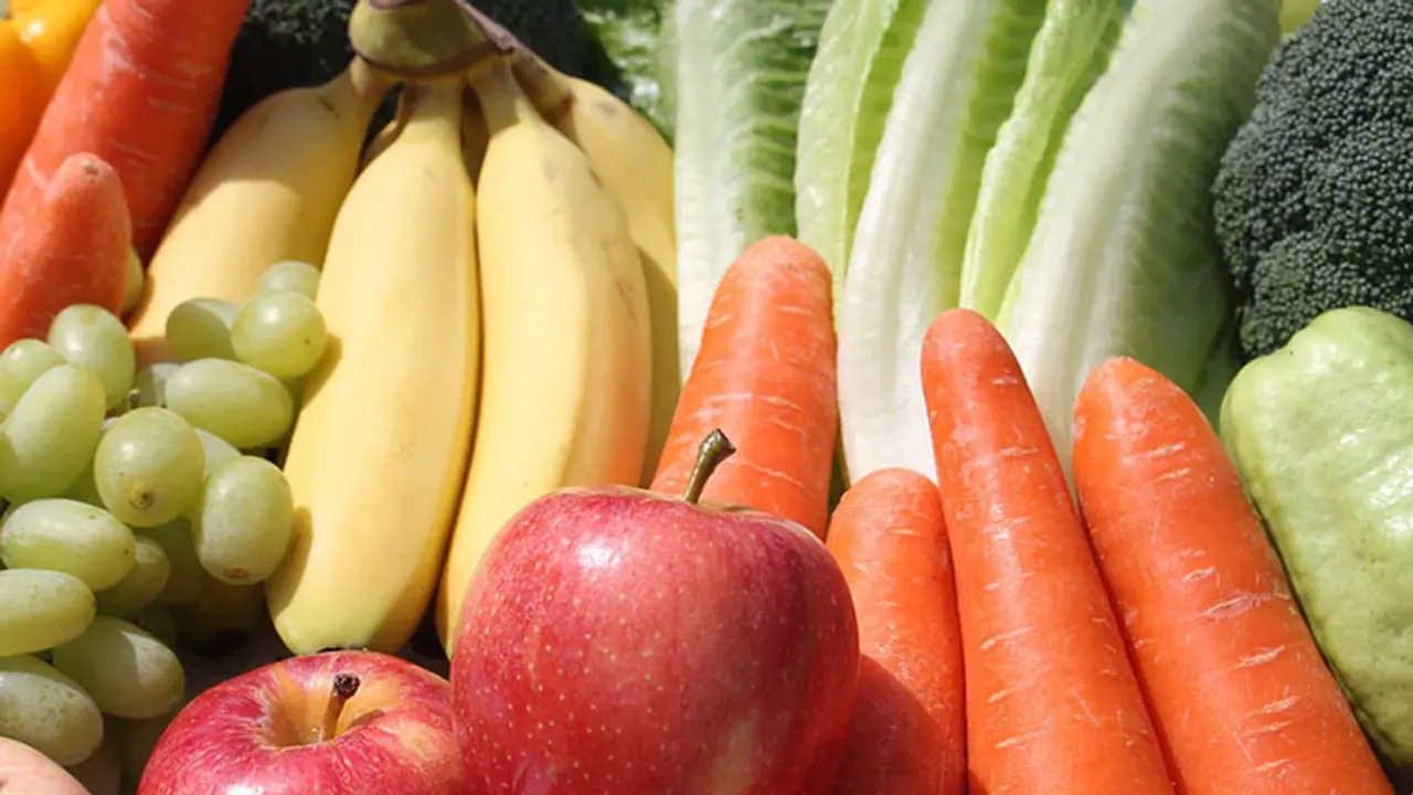 ফলমূল সবজি সব খোসাসুদ্ধ খান, পুষ্টিগুণ পাবেন অনেক বেশি ফলমূল সবজি সব খোসাসুদ্ধ খান, পুষ্টিগুণ পাবেন অনেক বেশি