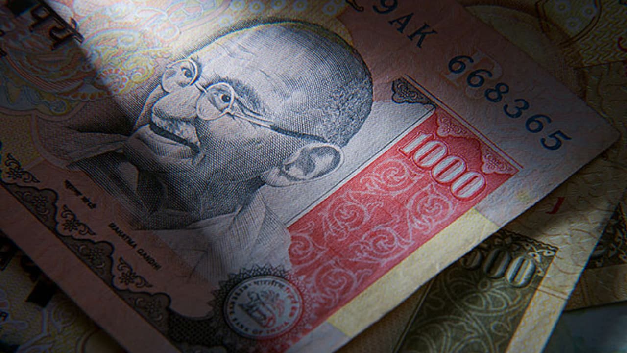 സഹകരണസംഘങ്ങള്ക്ക് പഴയ നോട്ടുകള് സ്വീകരിക്കാന് അനുമതി സഹകരണസംഘങ്ങള്ക്ക് പഴയ നോട്ടുകള് സ്വീകരിക്കാന് അനുമതി