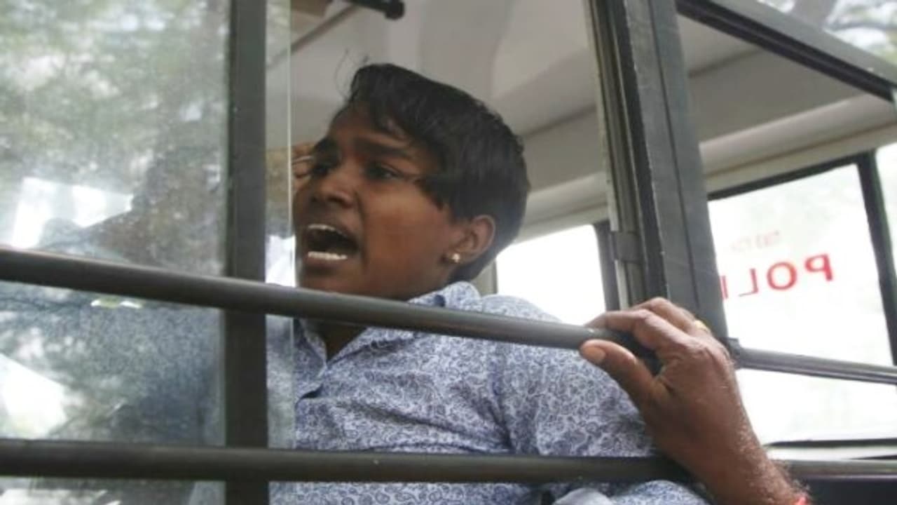 அரங்கேறிய அடுத்த அரெஸ்ட்…. பசுமை வழிச்சாலையை யாரும் எதிர்க்கக் கூடாது… மன்சூர் அலிகான், பியூஸ் மனுஷ்…. இப்போ இவரு… அரங்கேறிய அடுத்த அரெஸ்ட்…. பசுமை வழிச்சாலையை யாரும் எதிர்க்கக் கூடாது… மன்சூர் அலிகான், பியூஸ் மனுஷ்…. இப்போ இவரு…