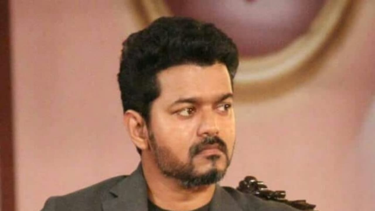 யாரையும் காதலிக்காதே! முன்பே என்னை எச்சரித்தார் விஜய்! பிரபல நடிகை பேட்டி யாரையும் காதலிக்காதே! முன்பே என்னை எச்சரித்தார் விஜய்! பிரபல நடிகை பேட்டி