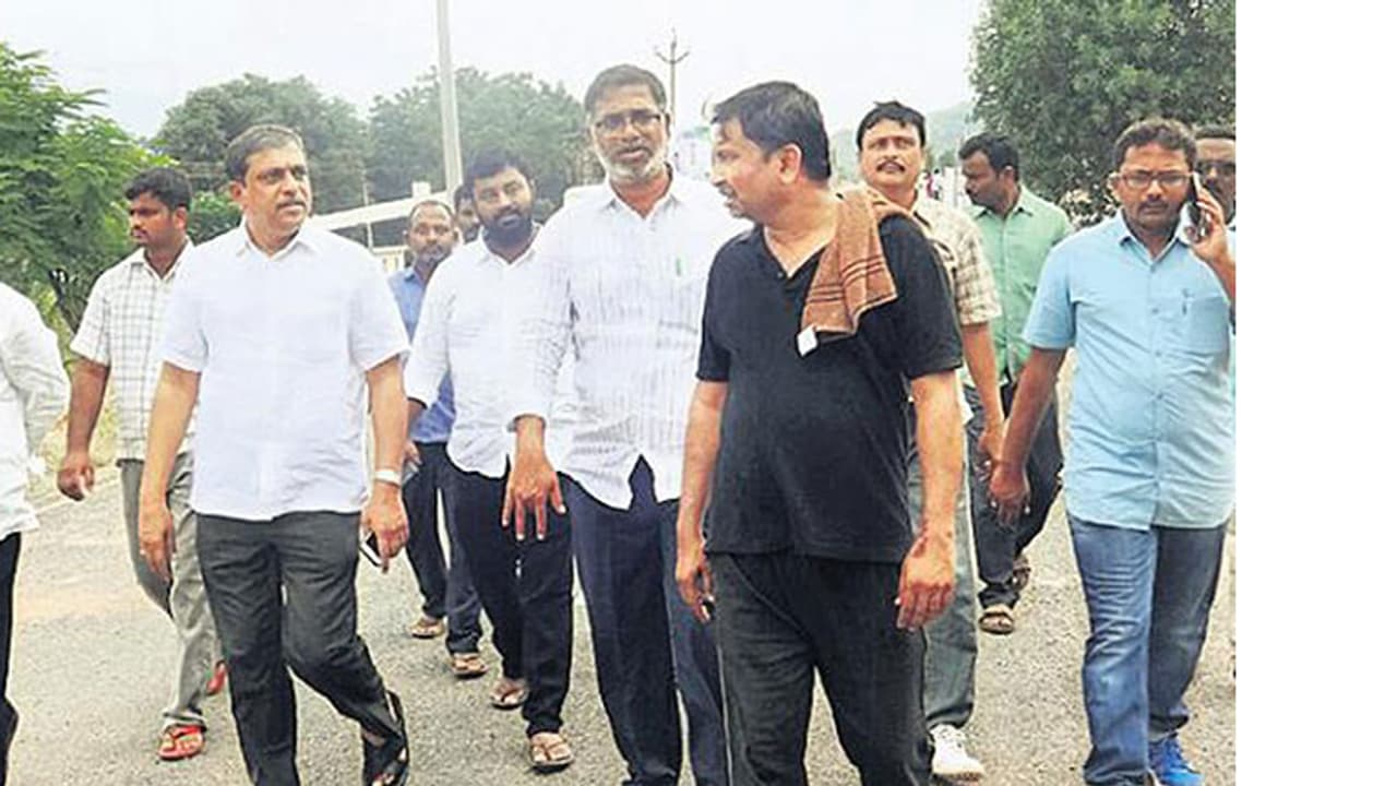 ఉత్సాహంలో వైసీపీ శ్రేణులు ఉత్సాహంలో వైసీపీ శ్రేణులు