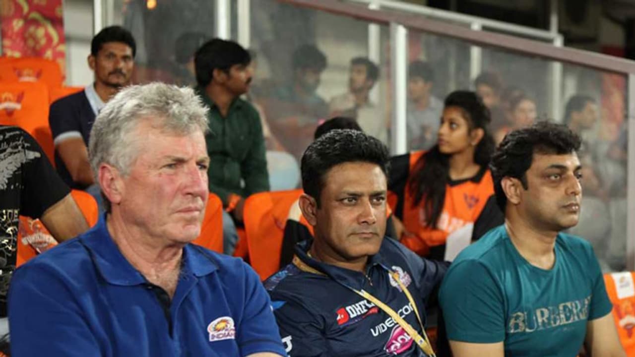 ರೈಟ್'ಗಿಂತ ಶಾಸ್ತ್ರಿಗೆ 10 ಪಟ್ಟು ಹೆಚ್ಚು ವೇತನ..! ರೈಟ್'ಗಿಂತ ಶಾಸ್ತ್ರಿಗೆ 10 ಪಟ್ಟು ಹೆಚ್ಚು ವೇತನ..!