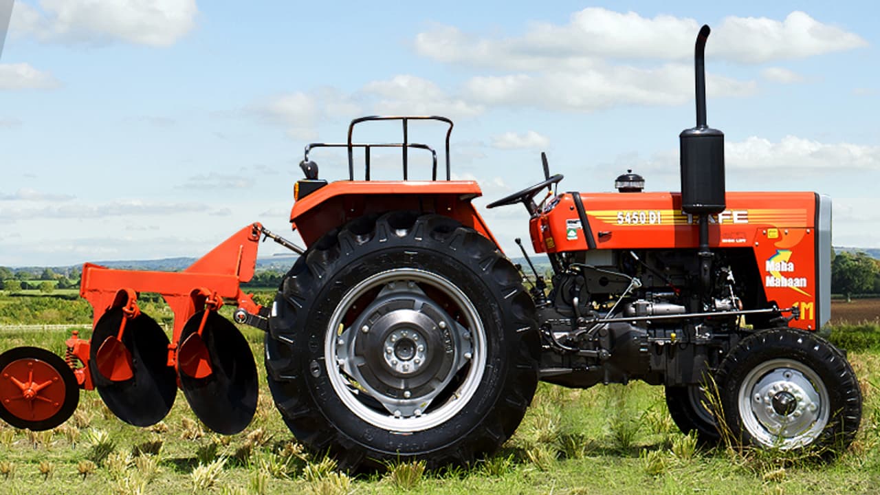 ഡ്രൈവര് മദ്യലഹരിയില്, ട്രാക്ടറിടിച്ച് നഷ്ടമായത് രണ്ട് ജീവനുകള് ഡ്രൈവര് മദ്യലഹരിയില്, ട്രാക്ടറിടിച്ച് നഷ്ടമായത് രണ്ട് ജീവനുകള്