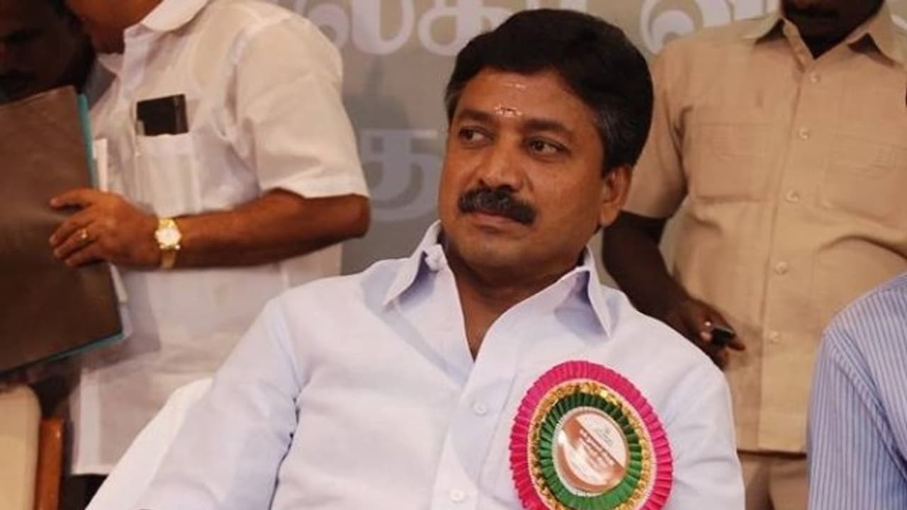 ’ராமதாஸ் மீது கொலைப்பழி சுமத்தி தைலாபுரம் போன சி.வி.சண்முகம் சாத்தான்குளத்தில் நேர்மையாக இருப்பாரா.?' ’ராமதாஸ் மீது கொலைப்பழி சுமத்தி தைலாபுரம் போன சி.வி.சண்முகம் சாத்தான்குளத்தில் நேர்மையாக இருப்பாரா.?'