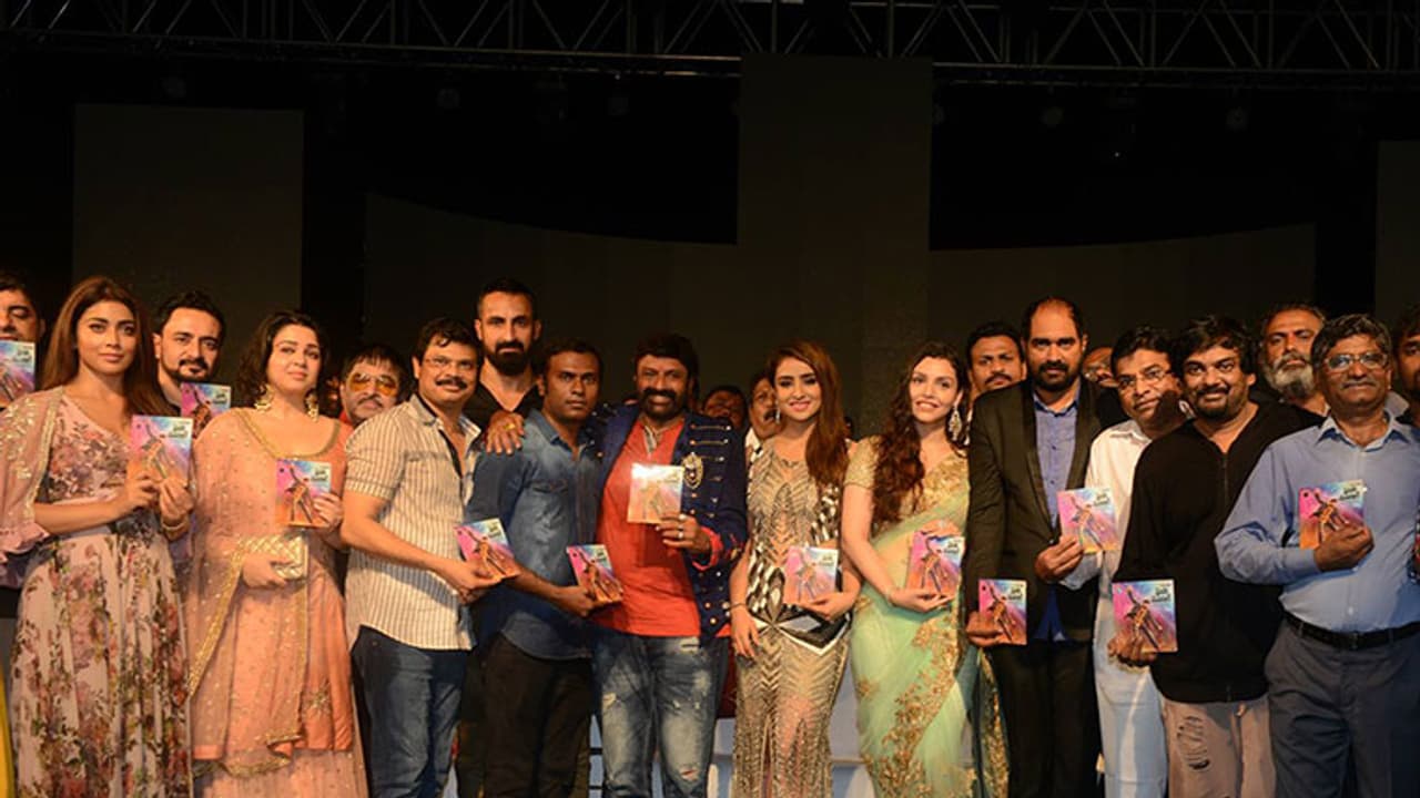 బాలయ్య కొడుతుంటే అభిమానులు సంతోషపడతారు పూరీ