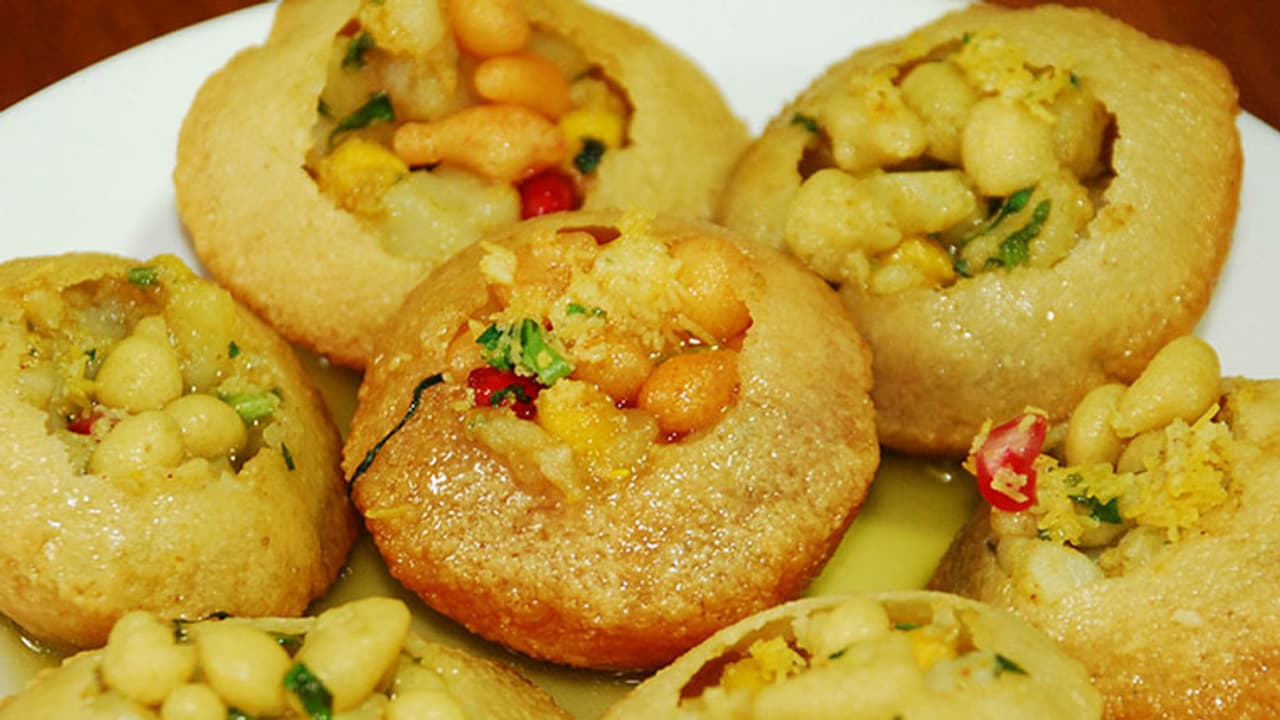 பானிபூரி மசாலாவில் புழு… வடமாநில நபரை கம்பத்தில் கட்டி ‘குசலம்’ விசாரித்த நாம் தமிழர் தம்பிகள்.. பானிபூரி மசாலாவில் புழு… வடமாநில நபரை கம்பத்தில் கட்டி ‘குசலம்’ விசாரித்த நாம் தமிழர் தம்பிகள்..