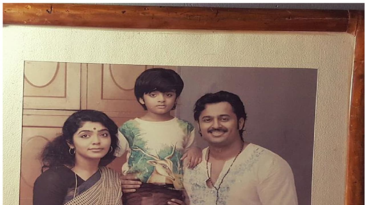 ക്ലിന്റിലെ ഗാനം പുറത്തുവിട്ടു ക്ലിന്റിലെ ഗാനം പുറത്തുവിട്ടു