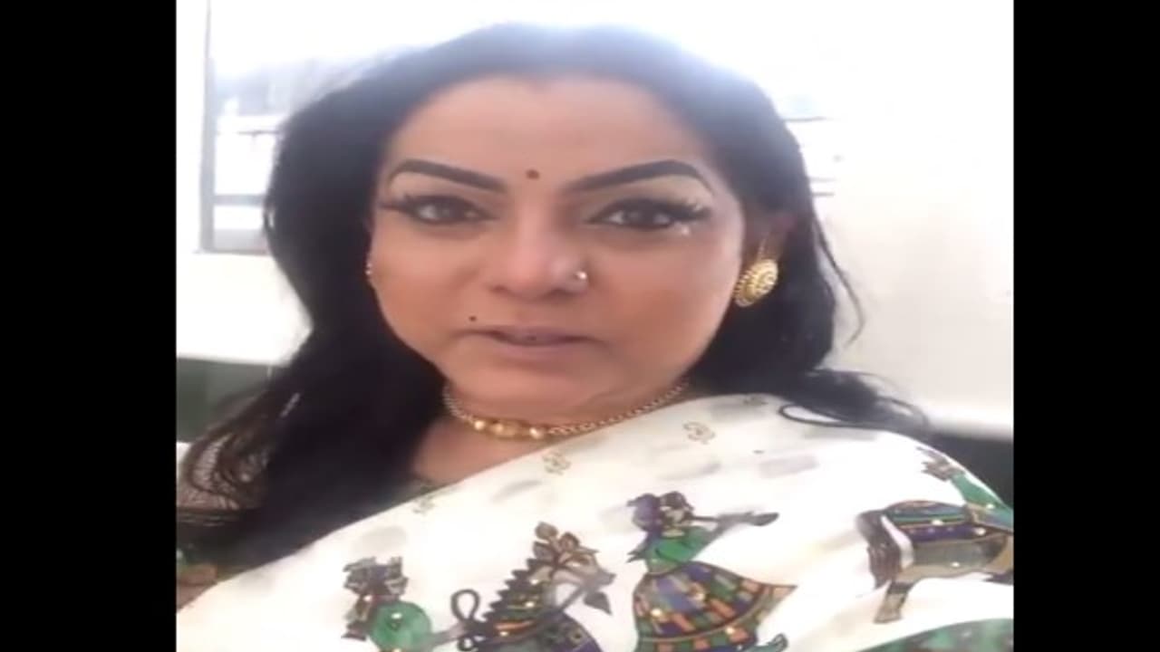 காலாவை கிழி கிழியென கிழித்து தொங்கவிட்ட லண்டன் பெண்..! பாவம் ரஜினி..! காலாவை கிழி கிழியென கிழித்து தொங்கவிட்ட லண்டன் பெண்..! பாவம் ரஜினி..!