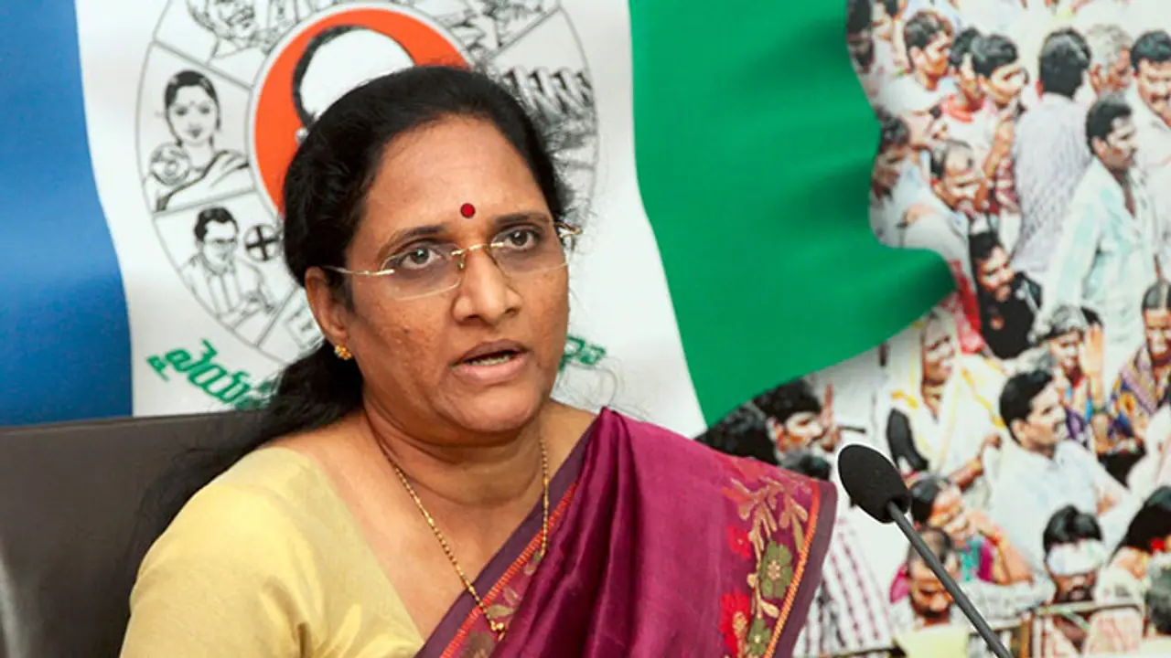 మహిళా కమిషన్ సెమినార్ వద్ద టీడీపీ, జనసేన ఆందోళన: విజయవాడలో ఉద్రిక్తత మహిళా కమిషన్ సెమినార్ వద్ద టీడీపీ, జనసేన ఆందోళన: విజయవాడలో ఉద్రిక్తత