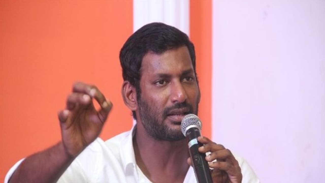 ”விசாரணைக்கு பின் தெரியும்” நடிகர் விஷால் பேட்டி... ”விசாரணைக்கு பின் தெரியும்” நடிகர் விஷால் பேட்டி...