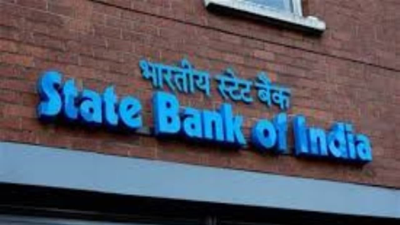 வங்கியில் பணம் எடுத்தாலும், போட்டாலும் கட்டணம்...பாஸ்புக் பிரின்டிங் உள்ளிட்டபல இலவச சேவைகளுக்கும் விரைவில் ‘சூடு’ வைப்பு வங்கியில் பணம் எடுத்தாலும், போட்டாலும் கட்டணம்...பாஸ்புக் பிரின்டிங் உள்ளிட்டபல இலவச சேவைகளுக்கும் விரைவில் ‘சூடு’ வைப்பு