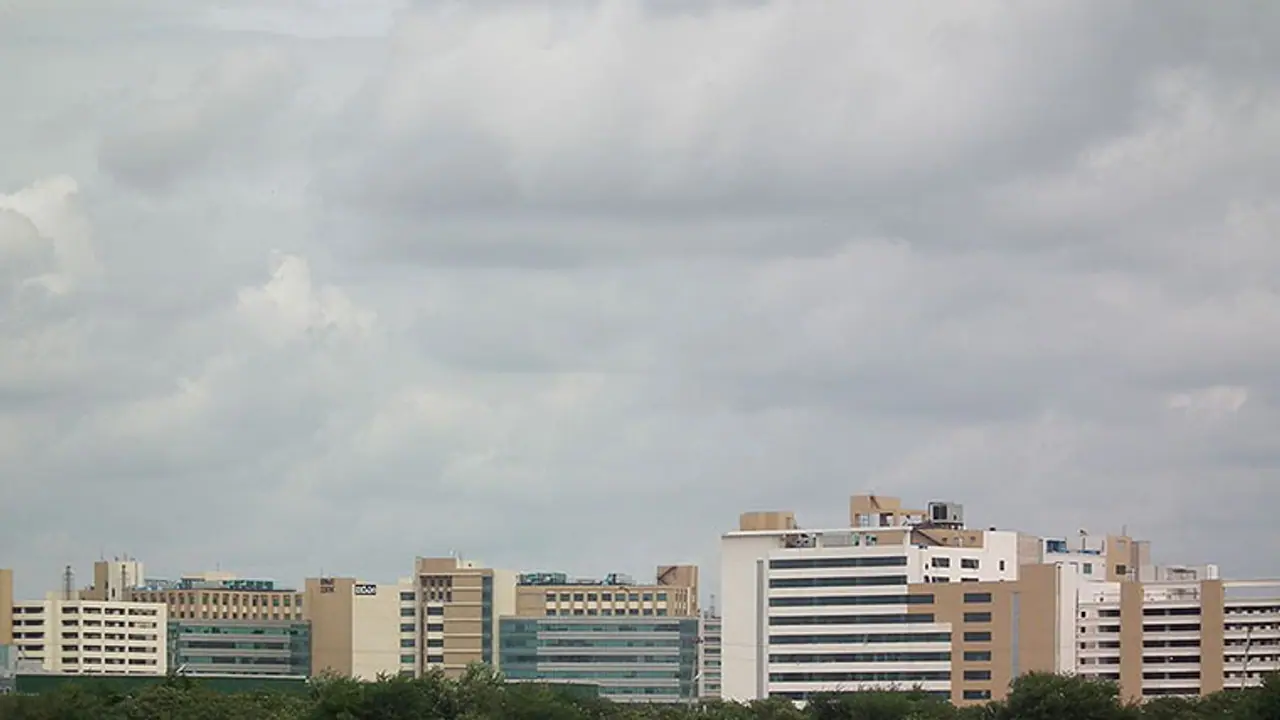 BBMP raids Manyata Tech Park, seizes furniture and machines BBMP raids Manyata Tech Park, seizes furniture and machines