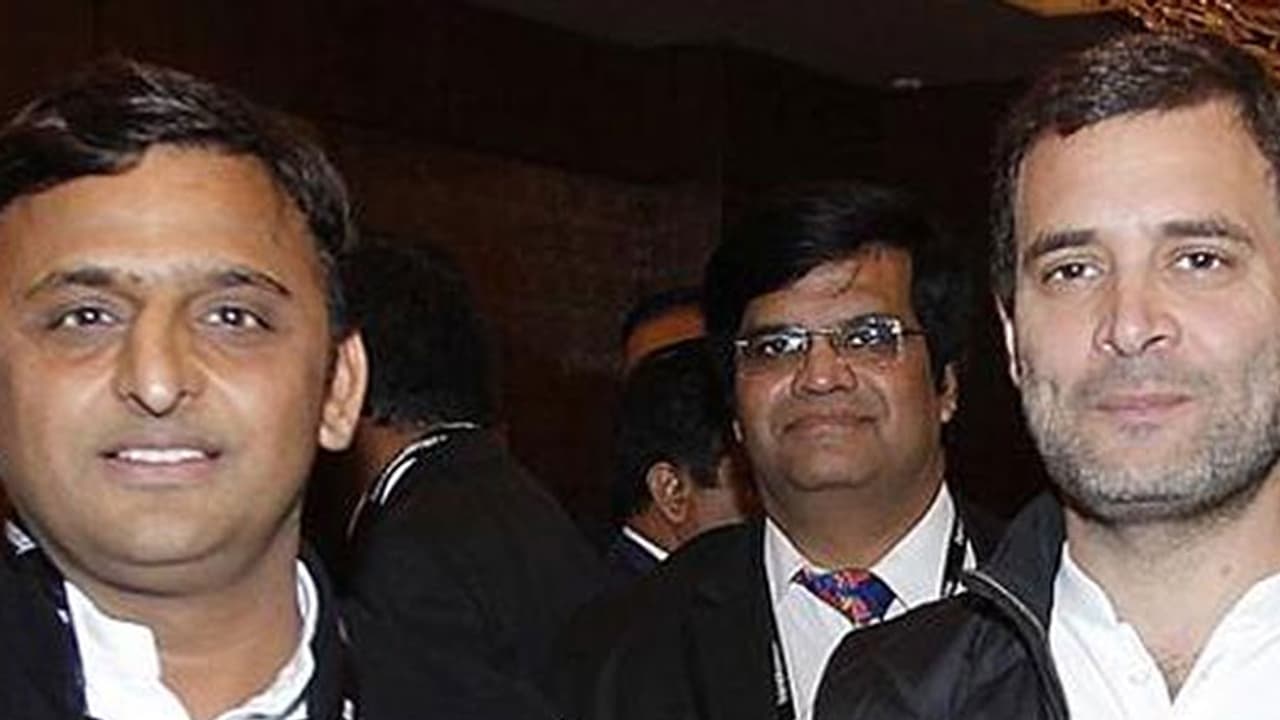 ಉ. ಪ್ರದೇಶದಲ್ಲಿ ಬಿಜೆಪಿ ವಿರುದ್ಧ ಒಕ್ಕೂಟ ರಚನೆ: ಸಮಾಜವಾದಿ ಪಾರ್ಟಿ ಜತೆ ‘ಹಸ್ತ’ಲಾಘವಕ್ಕೆ ನಿರ್ಧಾರ ಉ. ಪ್ರದೇಶದಲ್ಲಿ ಬಿಜೆಪಿ ವಿರುದ್ಧ ಒಕ್ಕೂಟ ರಚನೆ: ಸಮಾಜವಾದಿ ಪಾರ್ಟಿ ಜತೆ ‘ಹಸ್ತ’ಲಾಘವಕ್ಕೆ ನಿರ್ಧಾರ