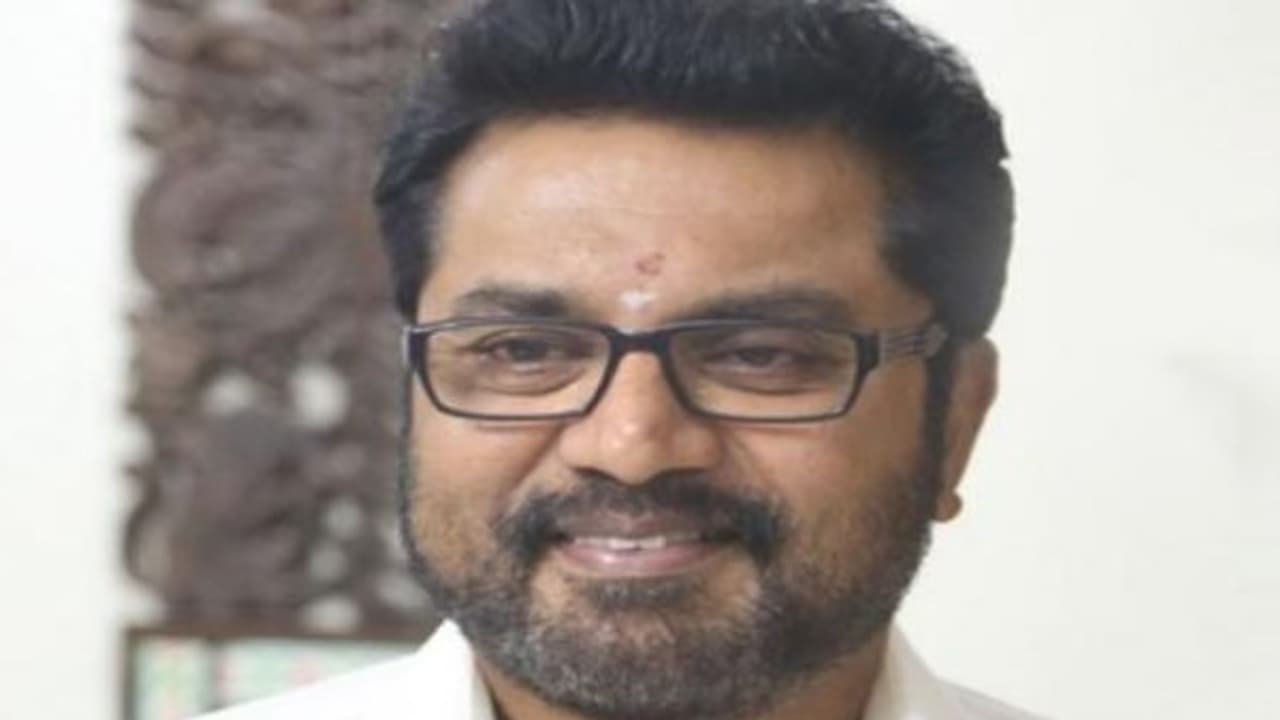 சரத்குமாருக்கு 90% இடங்களை விட்டுக் கொடுத்த எடப்பாடி: இனி, எங்கு நிற்க போகுது? என்ன பண்ண போகுது அ.தி.மு.க.! சரத்குமாருக்கு 90% இடங்களை விட்டுக் கொடுத்த எடப்பாடி: இனி, எங்கு நிற்க போகுது? என்ன பண்ண போகுது அ.தி.மு.க.!