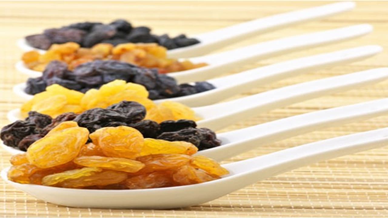 உலர் திராட்சையை ஏன் அனைவரும் சாப்பிடுவது நல்லது? உலர் திராட்சையை ஏன் அனைவரும் சாப்பிடுவது நல்லது?