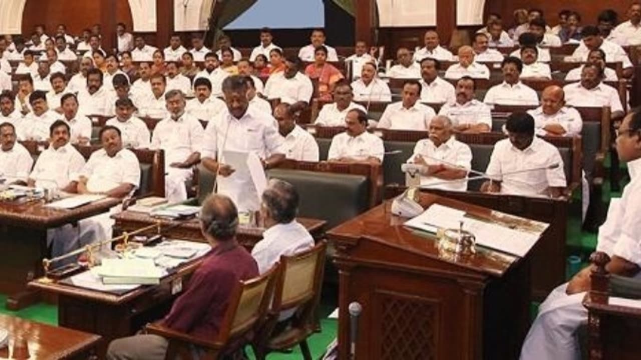 எம்.பி அஹமது மறைவுக்கு தமிழக சட்டப்பேரவையில் இரங்கல் 2 நிமிடம் மௌன அஞ்சலி எம்.பி அஹமது மறைவுக்கு தமிழக சட்டப்பேரவையில் இரங்கல் 2 நிமிடம் மௌன அஞ்சலி