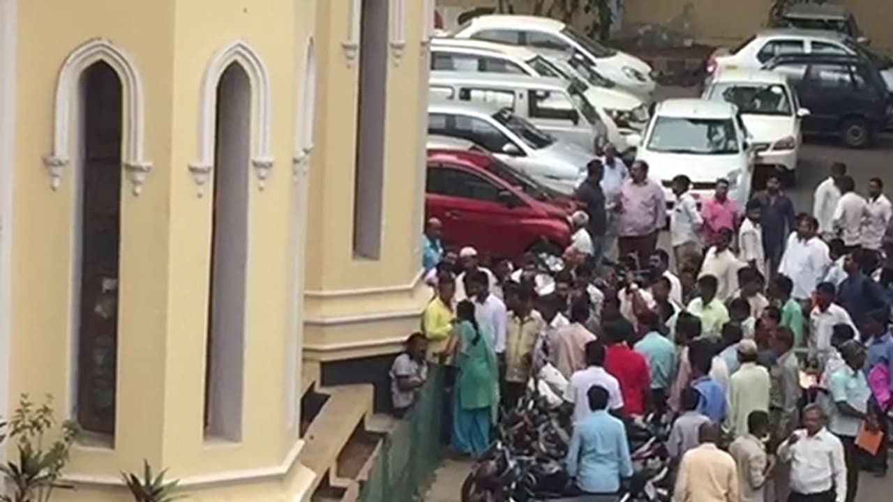 ಸರಸಕ್ಕೆ ಬಾ ಎಂದವನಿಗೆ ಬಿತ್ತು ಭರ್ಜರಿ ಗೂಸಾ! ಸರಸಕ್ಕೆ ಬಾ ಎಂದವನಿಗೆ ಬಿತ್ತು ಭರ್ಜರಿ ಗೂಸಾ!