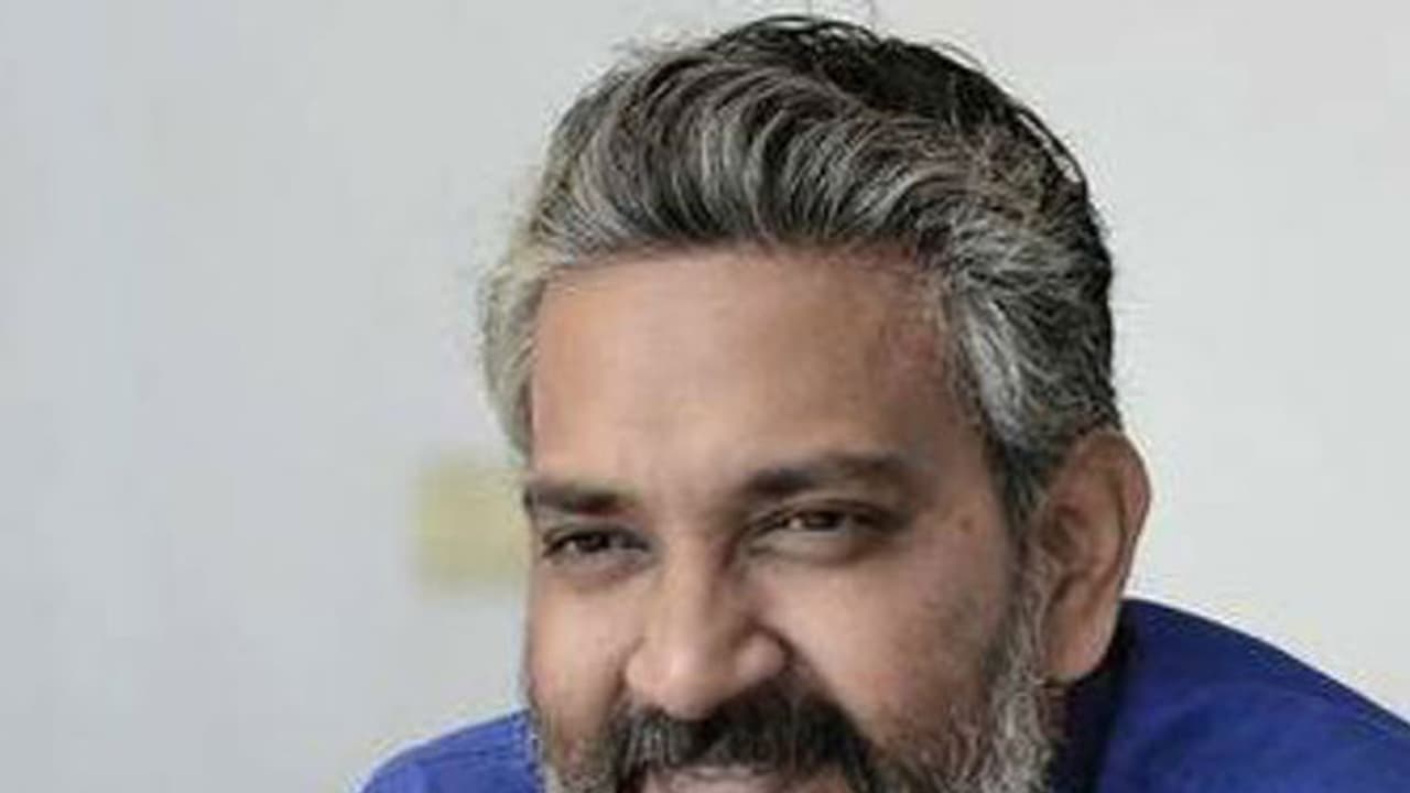 హీరోయిన్లకు నిద్ర పట్టకుండా చేస్తోన్న రాజమౌళి!