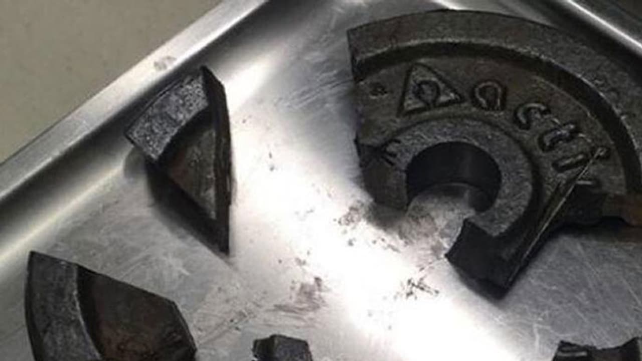 ജനനേന്ദ്രിയം ഉപയോഗിച്ച് വെയ്റ്റ് ലിഫ്റ്റ് ഉയര്ത്താന് ശ്രമിച്ചു: യുവാവിന് സംഭവിച്ചത് ജനനേന്ദ്രിയം ഉപയോഗിച്ച് വെയ്റ്റ് ലിഫ്റ്റ് ഉയര്ത്താന് ശ്രമിച്ചു: യുവാവിന് സംഭവിച്ചത്