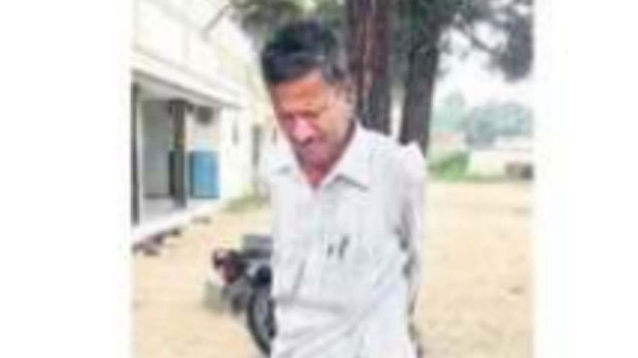 టీచర్ ను ఉతికి ఆరేసారు..ఎందుకో తెలుసా ? టీచర్ ను ఉతికి ఆరేసారు..ఎందుకో తెలుసా ?