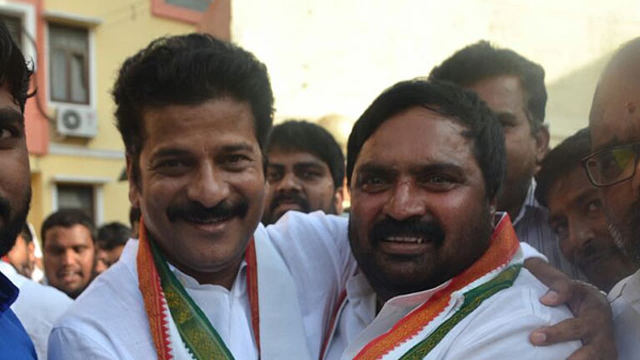 మేం ఎవ్వరికీ గులాం కాదు.. నా కొడుక్కి పదవి రానివ్వలేదు, పనిచేయకుండానే అడిగామా : అంజన్ కుమార్ యాదవ్ మేం ఎవ్వరికీ గులాం కాదు.. నా కొడుక్కి పదవి రానివ్వలేదు, పనిచేయకుండానే అడిగామా : అంజన్ కుమార్ యాదవ్