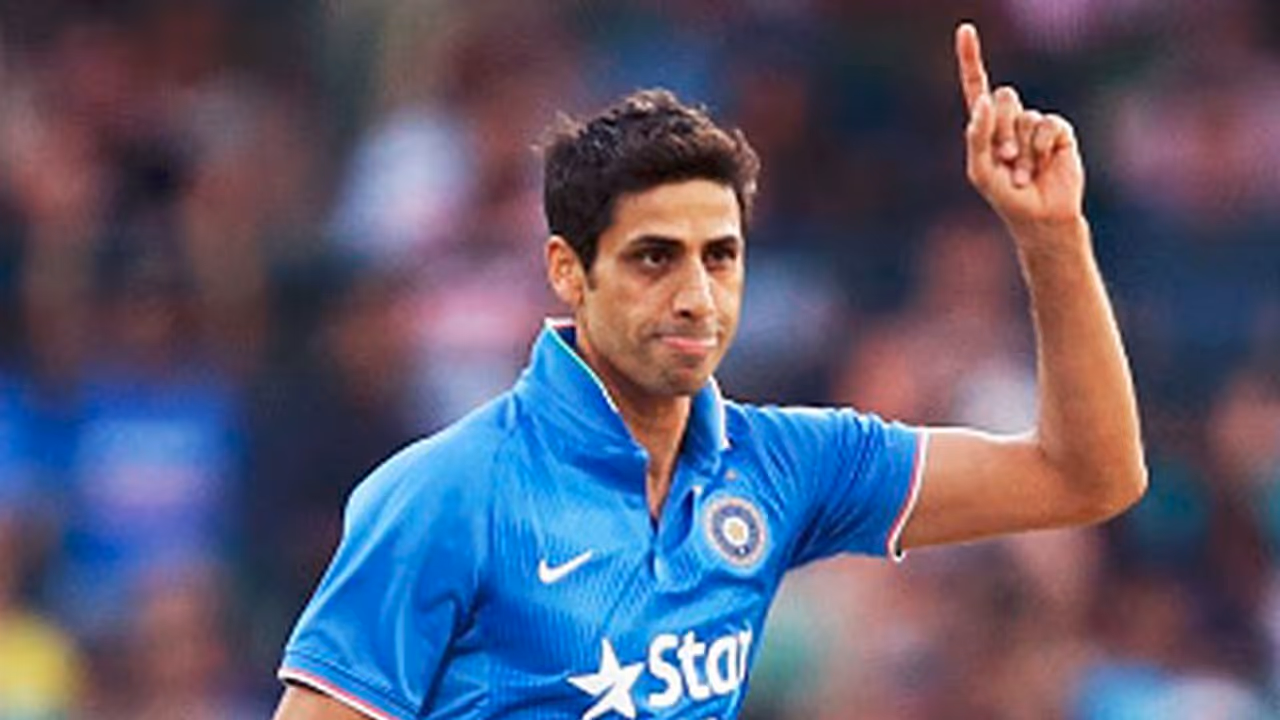 బుమ్రాను అంటారేమిటి, మరి కోహ్లీ సంగతేమిటి: ఆశిష్ నెహ్రా బుమ్రాను అంటారేమిటి, మరి కోహ్లీ సంగతేమిటి: ఆశిష్ నెహ్రా