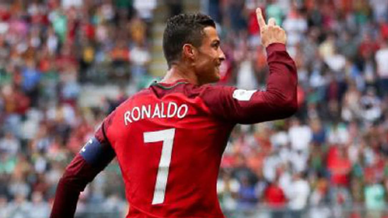 ಫುಟ್ಬಾಲ್ ದಂತಕತೆ ಪೀಲೆ ದಾಖಲೆ ಮುರಿದ ರೊನಾಲ್ಡೊ ಫುಟ್ಬಾಲ್ ದಂತಕತೆ ಪೀಲೆ ದಾಖಲೆ ಮುರಿದ ರೊನಾಲ್ಡೊ