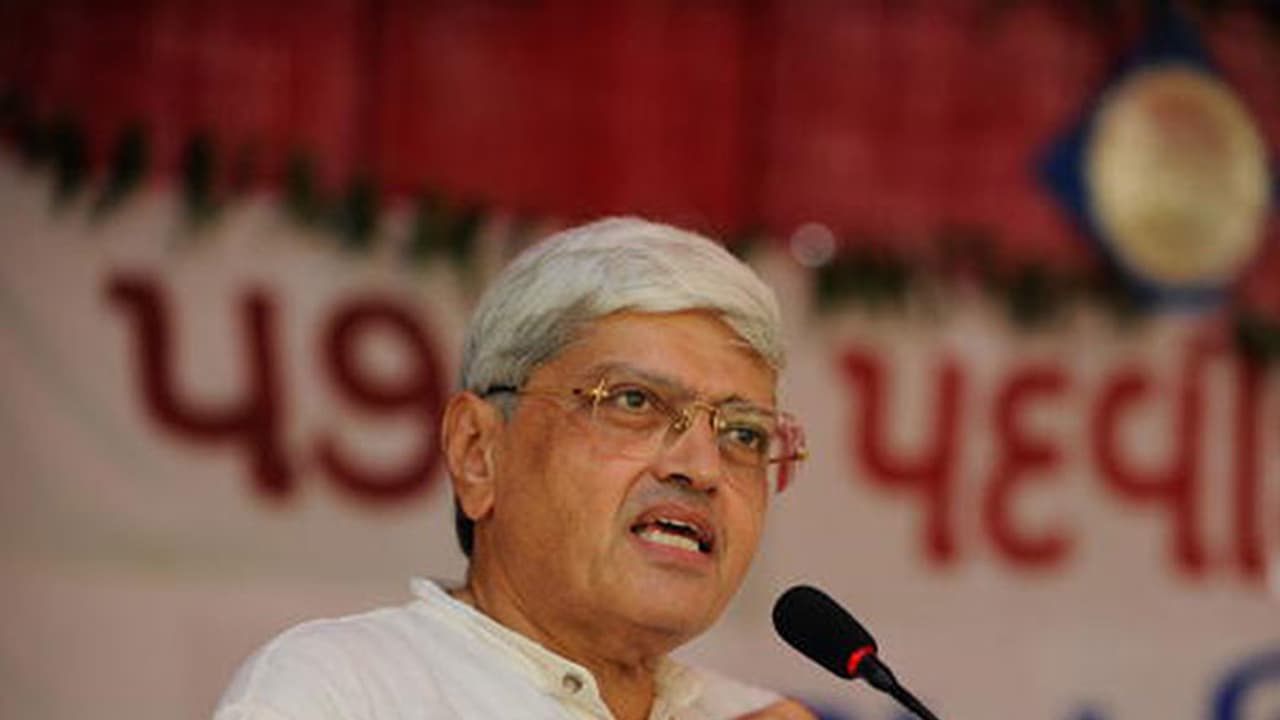 విపక్షాలకు ఎదురు దెబ్బ: రాష్ట్రపతి పదవికి పోటీకీ విముఖత చూపిన గోపాలకృష్ణ గాంధీ విపక్షాలకు ఎదురు దెబ్బ: రాష్ట్రపతి పదవికి పోటీకీ విముఖత చూపిన గోపాలకృష్ణ గాంధీ